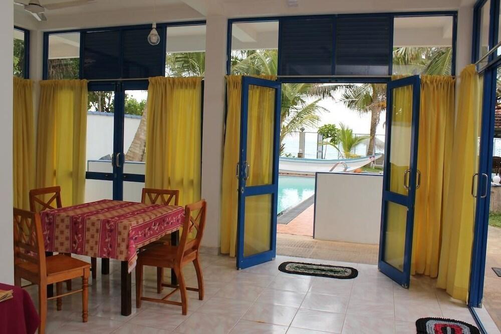 Edelweiss Resort Mirissa Exteriör bild