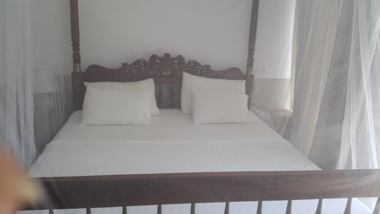 Edelweiss Resort Mirissa Exteriör bild